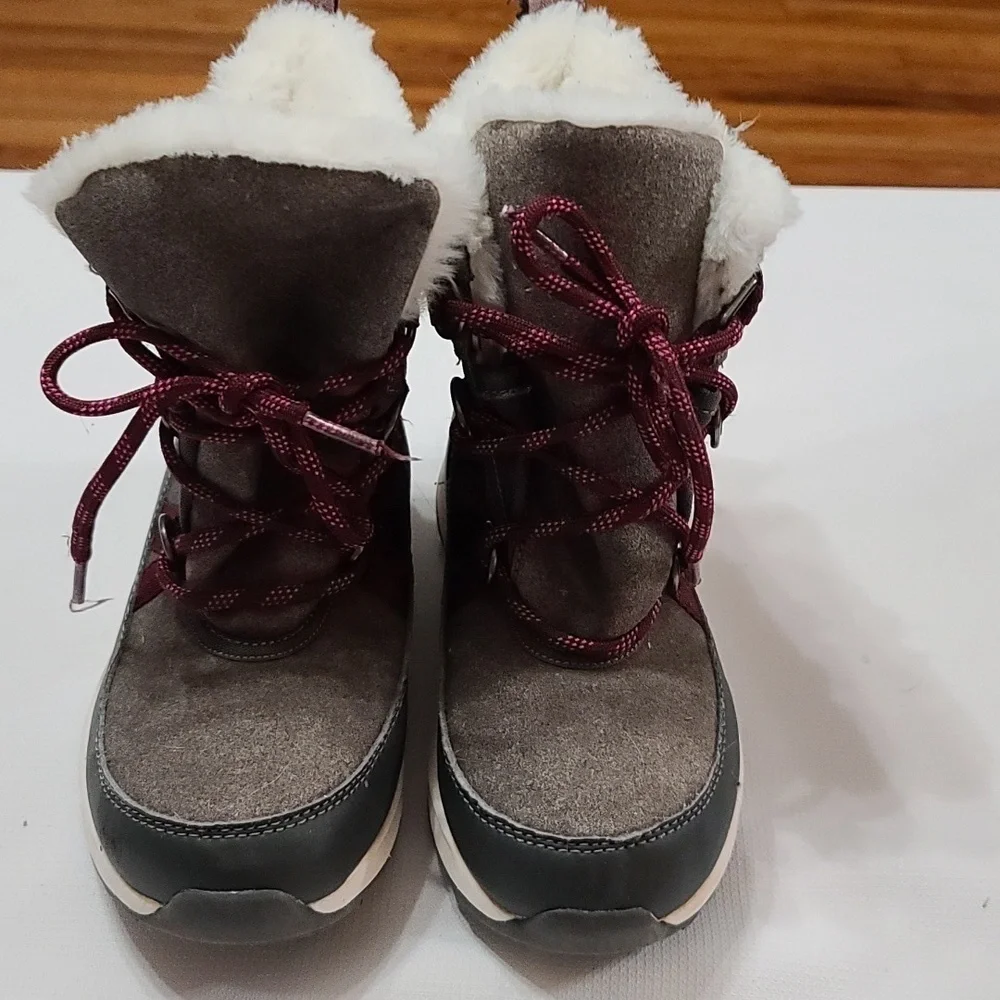 Cat & Jack Girls Winter Snow Boots‎ Gray Burgandy Faux Fur/Suede Sz 2 EUC